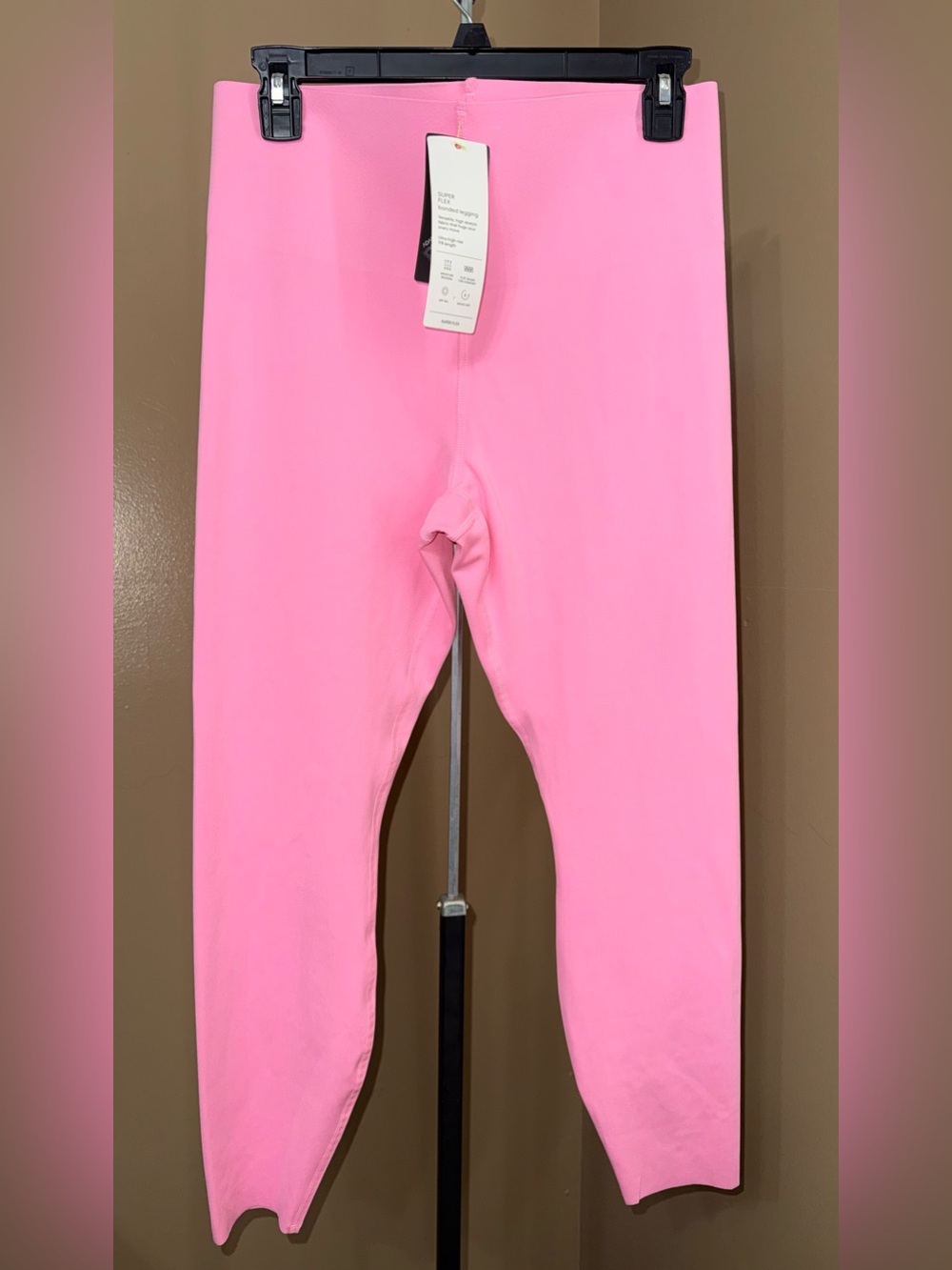 NWT ALL IN MOTION Super flex Ultra High-Waisted Leggings. Size Large.